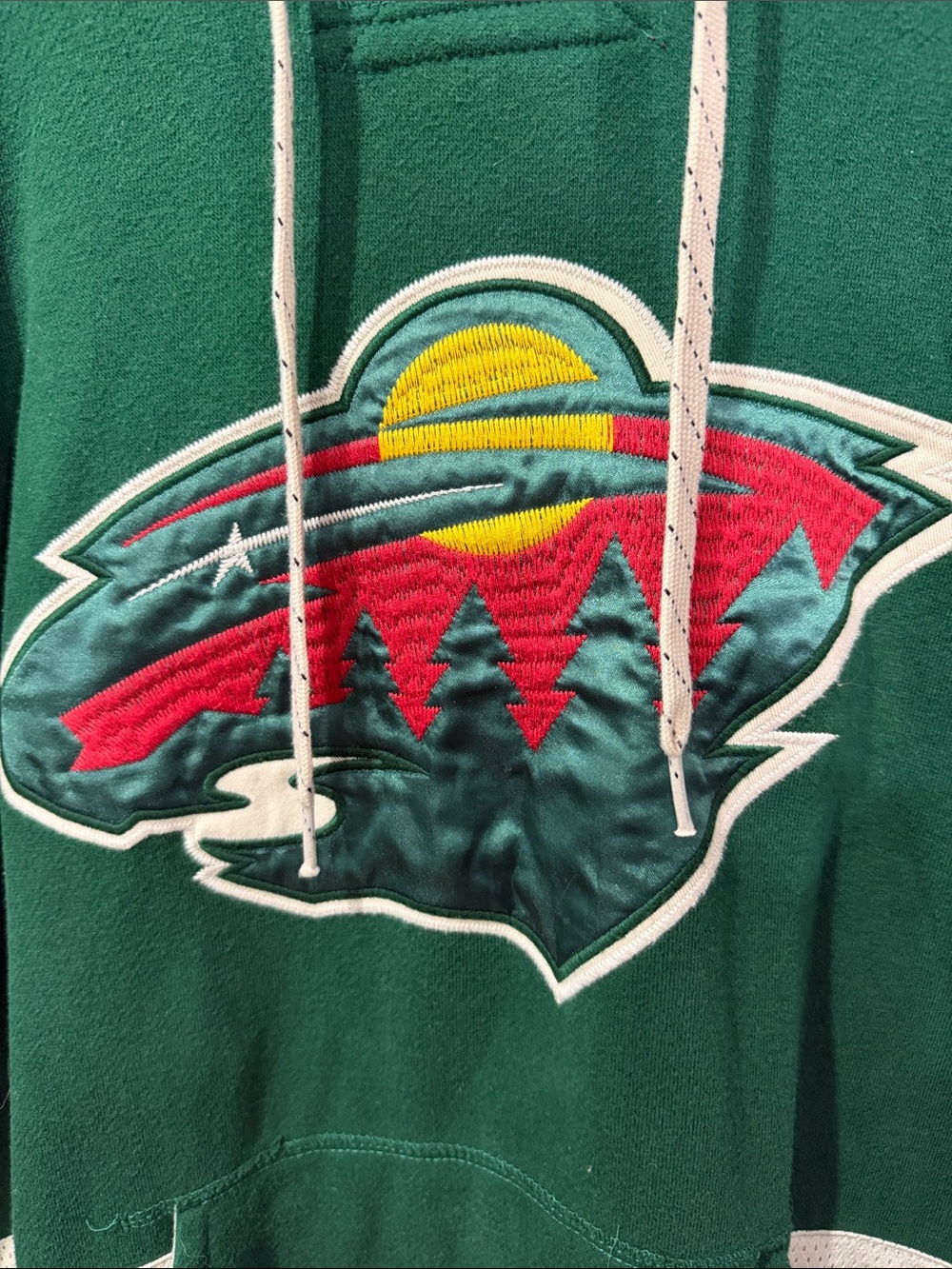 NHL Minnesota Wild Green Red & Cream Crewneck Hoodie Sweater - Picture 3 of 6